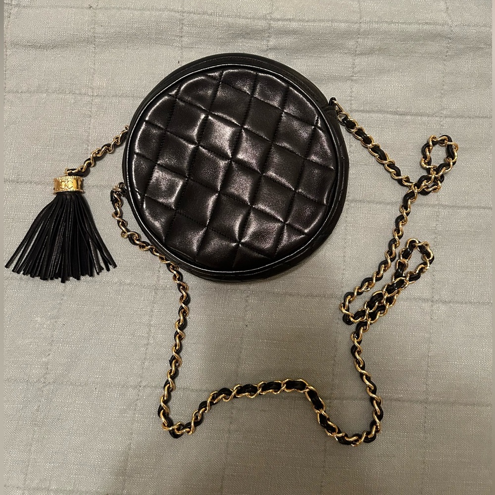 Vintage round Chanel chain bag